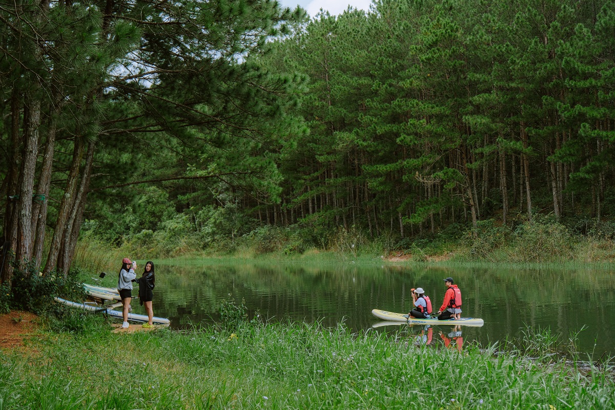 chèo SUP hồ tuyền lâm